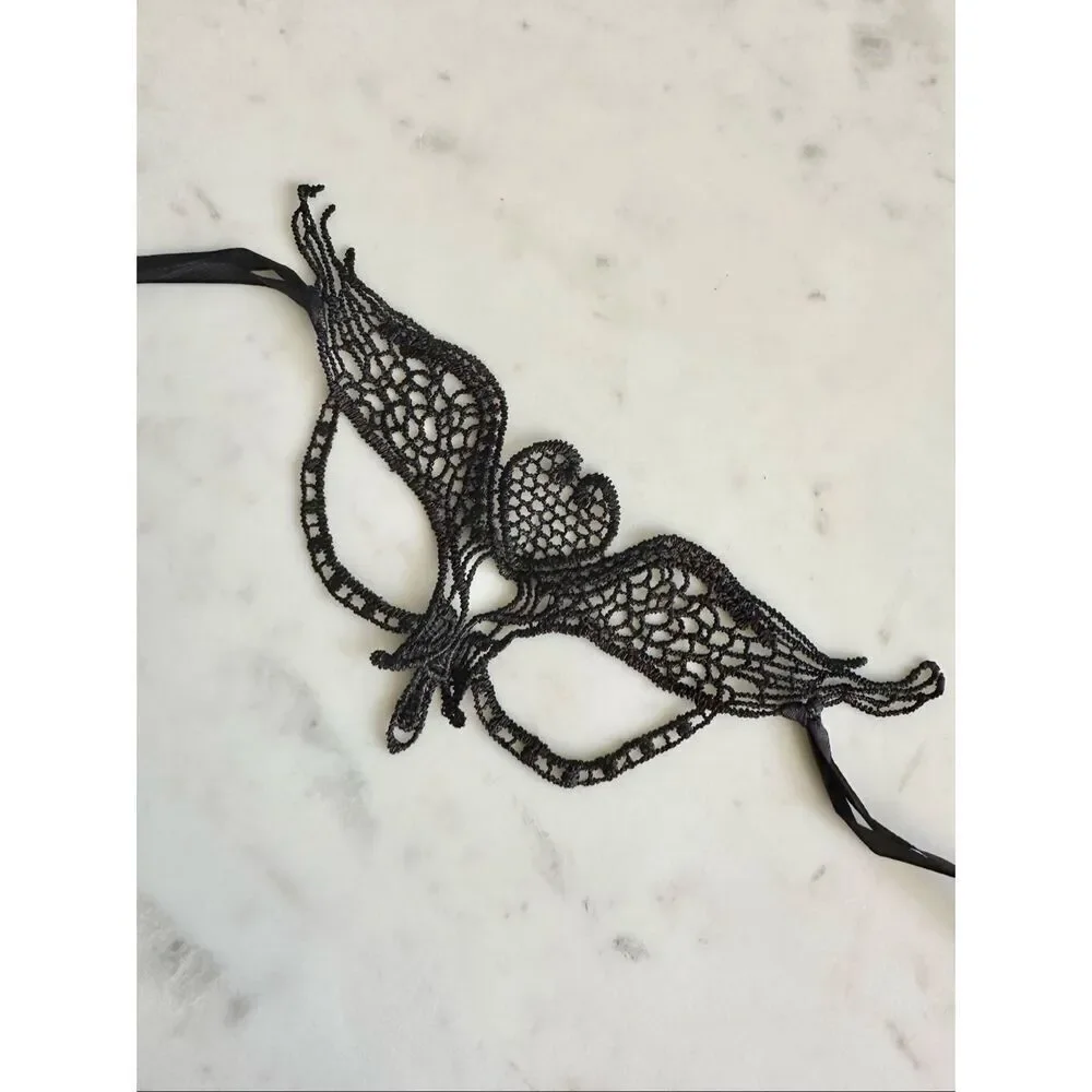Halloween black heart with wings masquerade mask